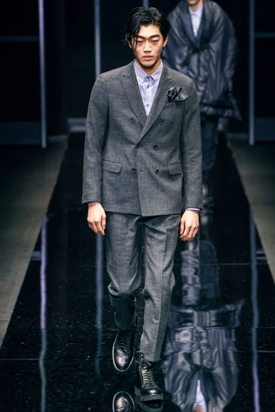 Look 60